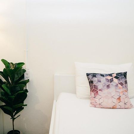 Hq Hostel Silom Bangkok Exterior photo