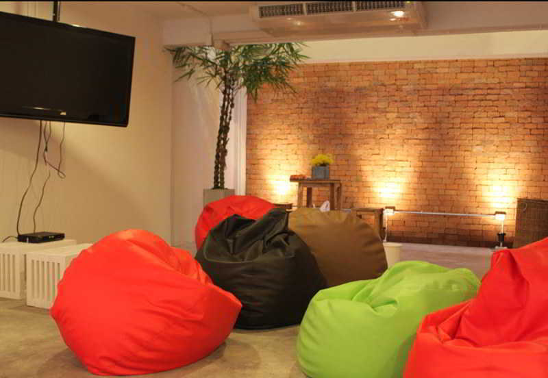 Hq Hostel Silom Bangkok Exterior photo