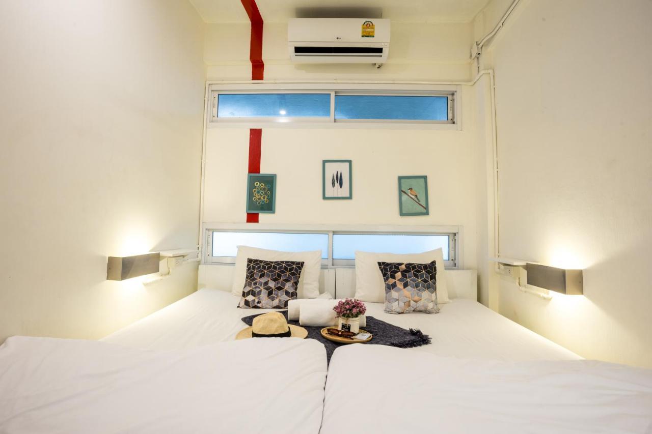 Hq Hostel Silom Bangkok Exterior photo