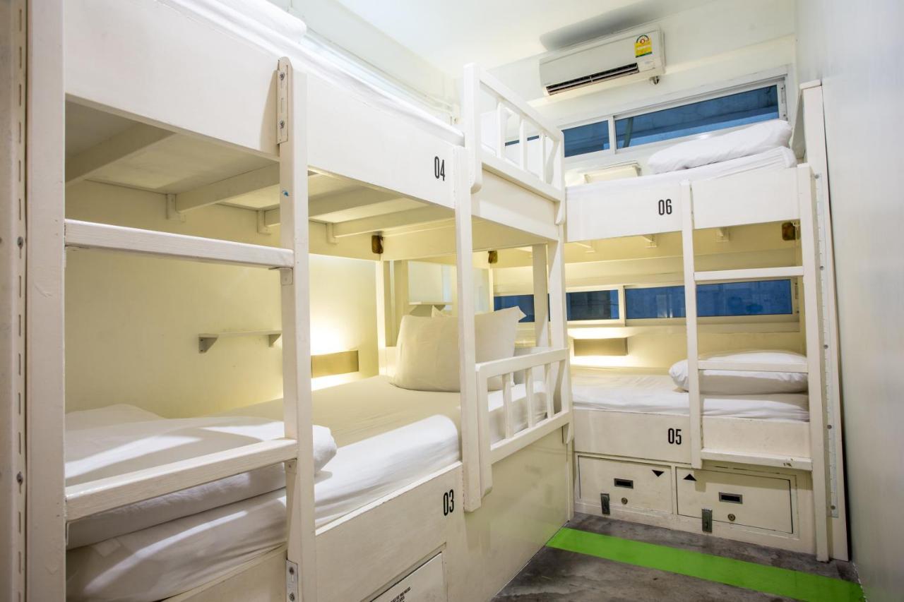 Hq Hostel Silom Bangkok Exterior photo