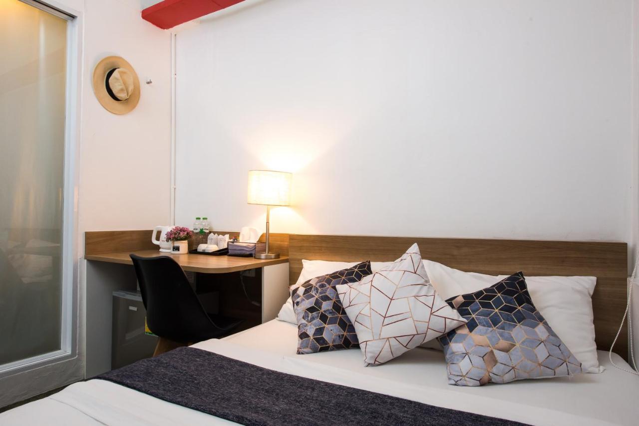 Hq Hostel Silom Bangkok Exterior photo